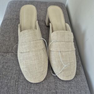 Joe Fresh Cream Textured Mules With Block Heel| Mule Crème Avec Talon Bloc